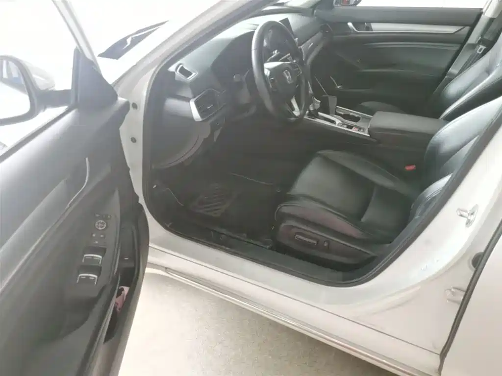 Honda Accord — фото 23