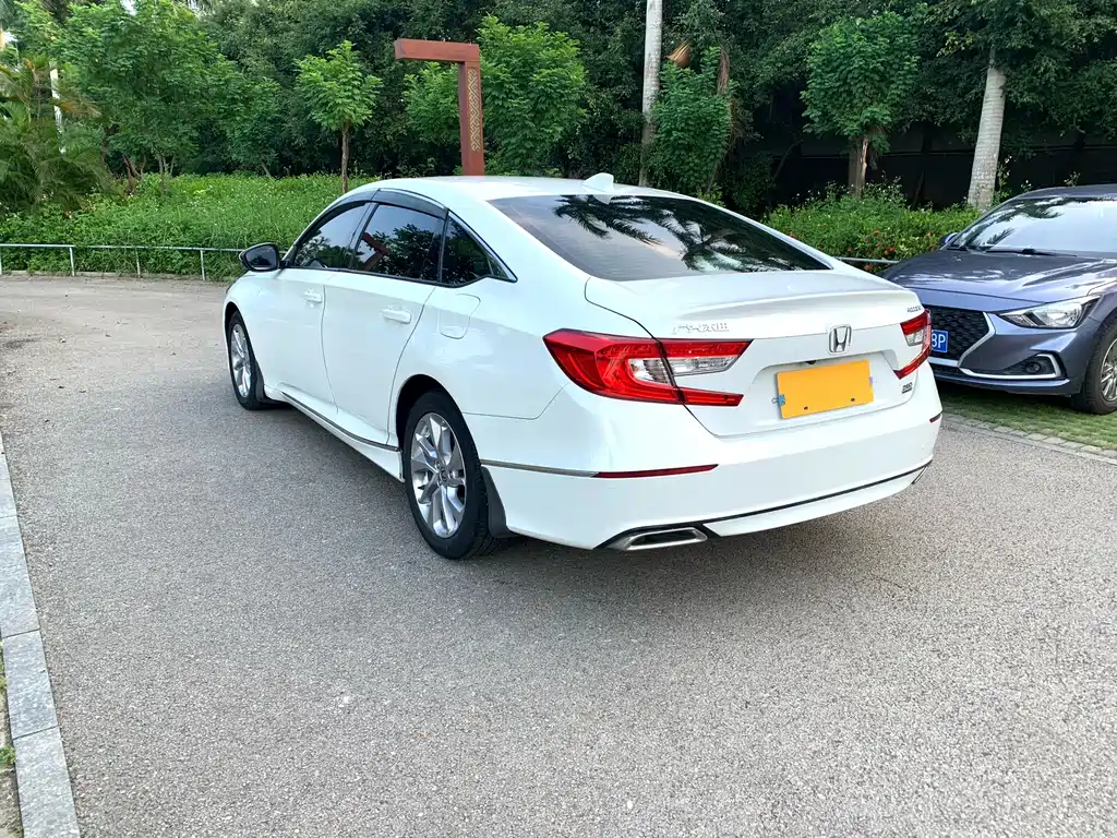 Honda Accord — фото 4