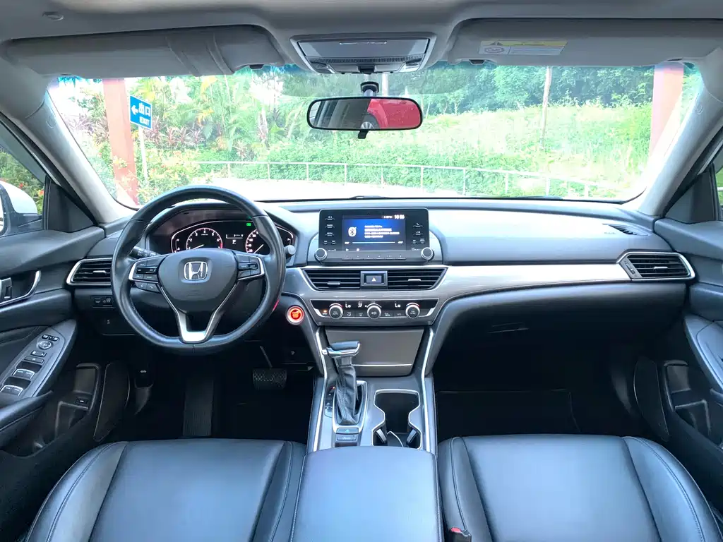 Honda Accord — фото 7
