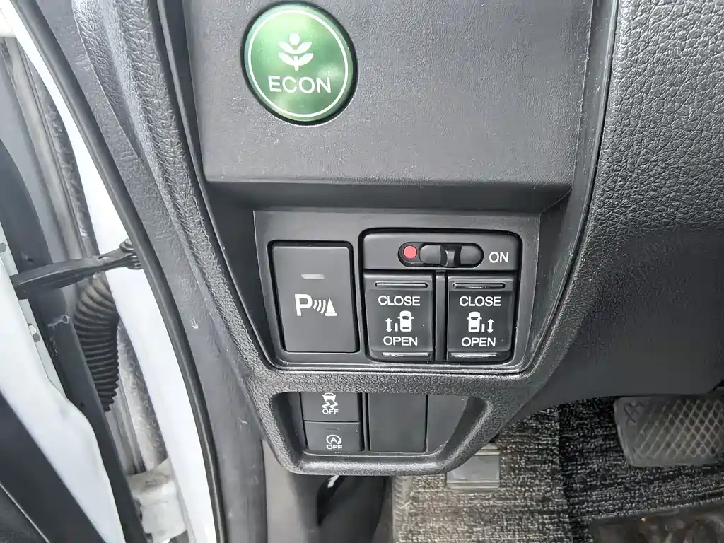 Honda Odyssey — фото 10