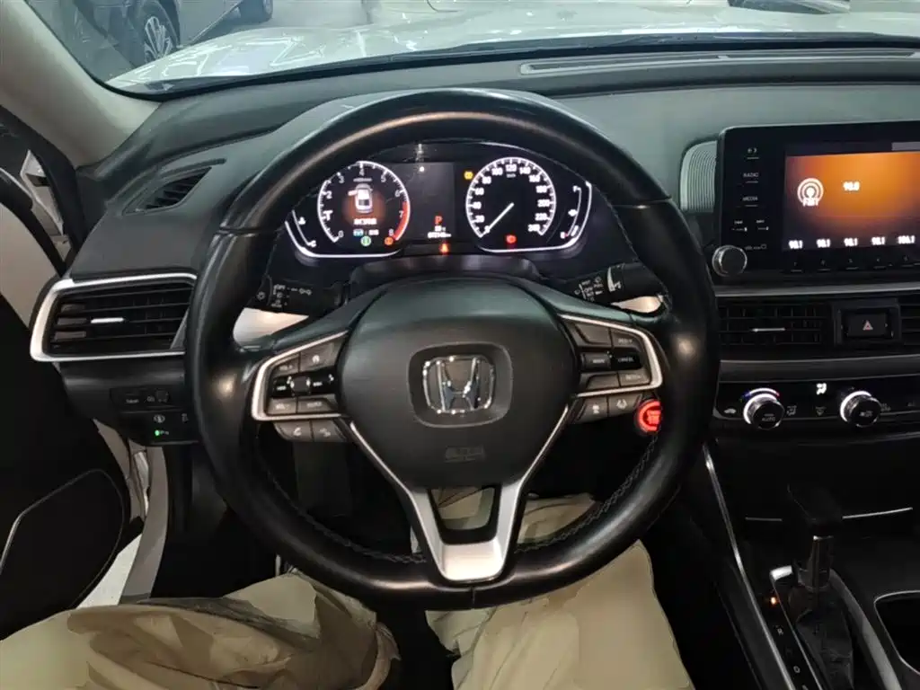 Honda Accord — фото 11