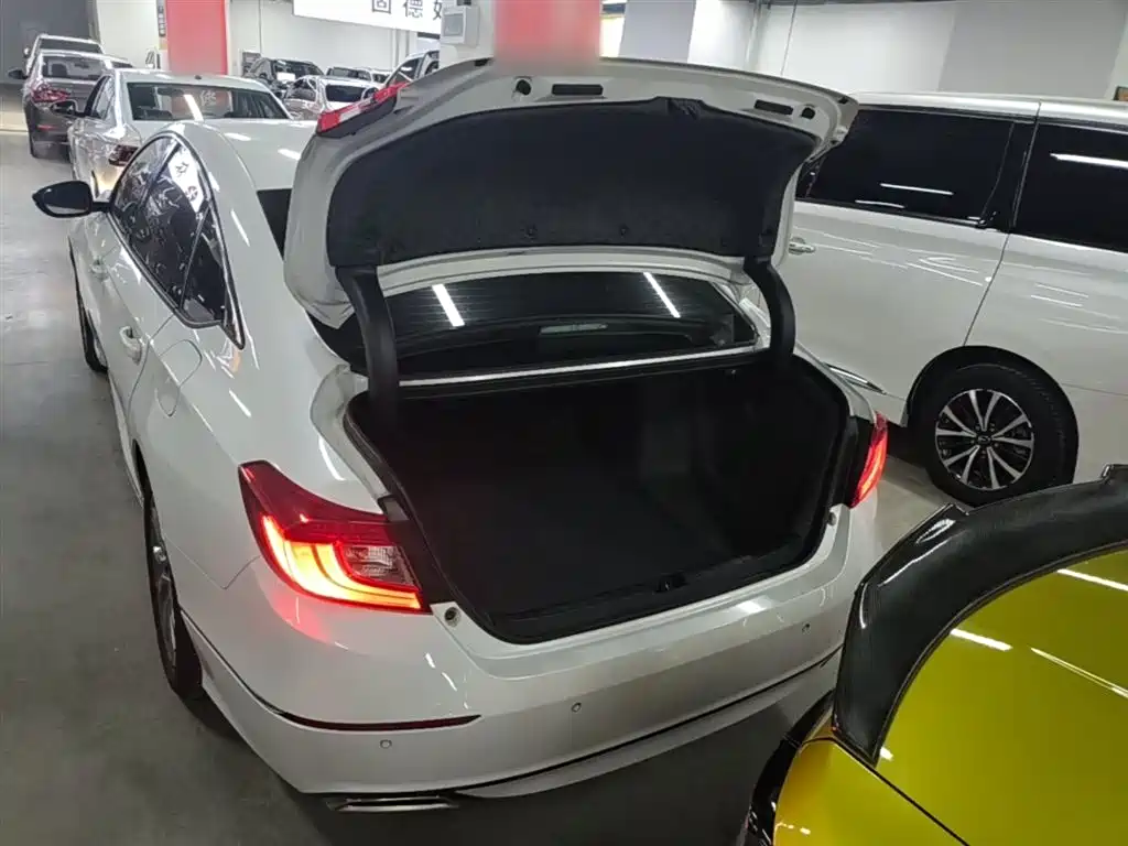 Honda Accord — фото 19