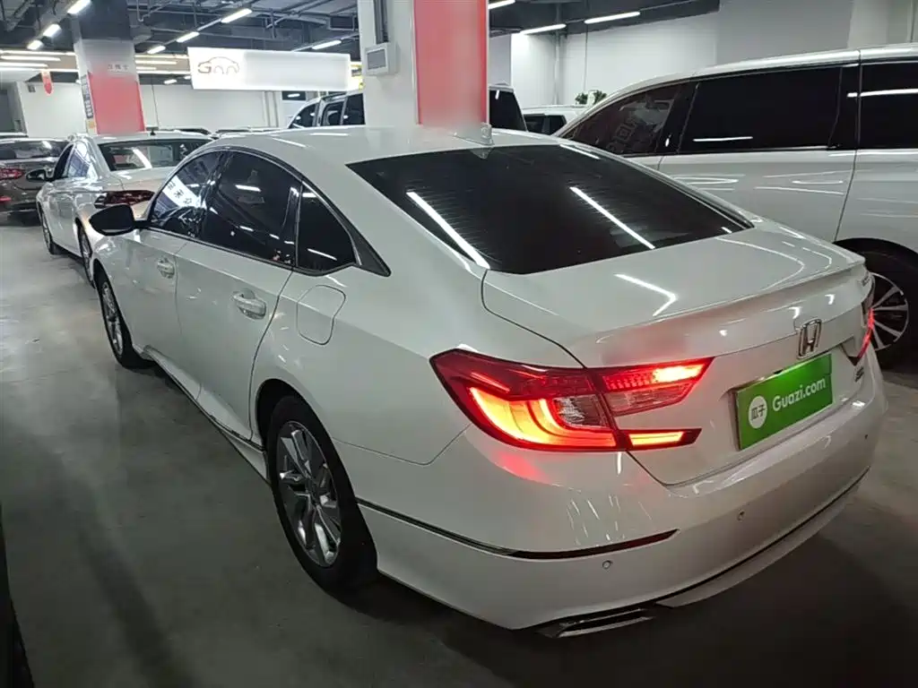 Honda Accord — фото 5