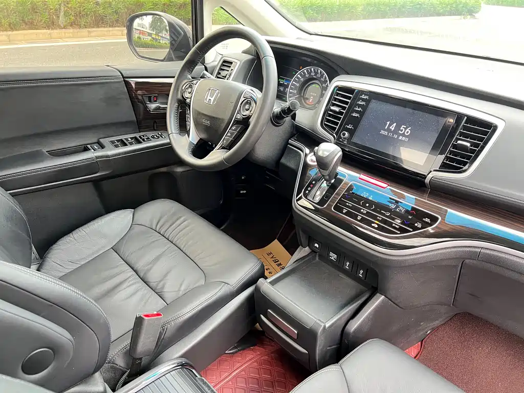 Honda Odyssey — фото 14