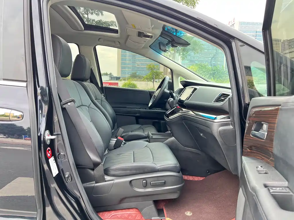Honda Odyssey — фото 15