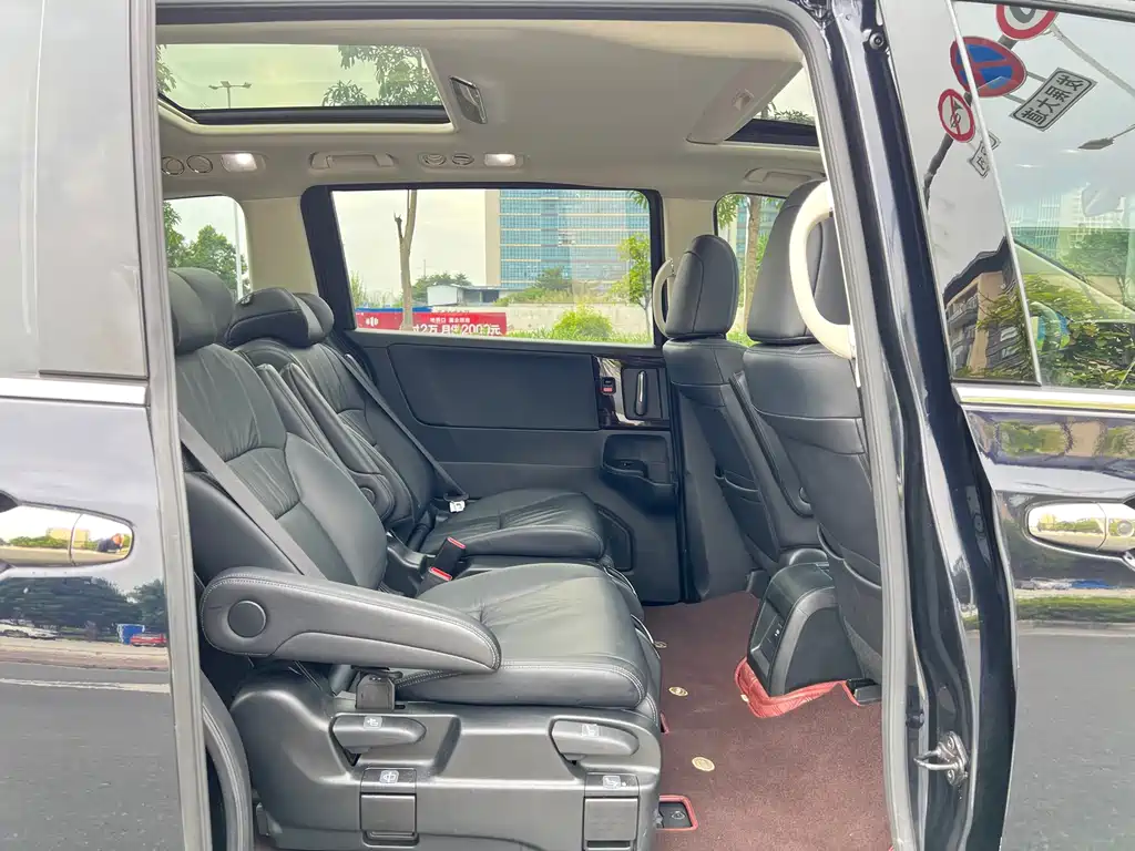 Honda Odyssey — фото 18