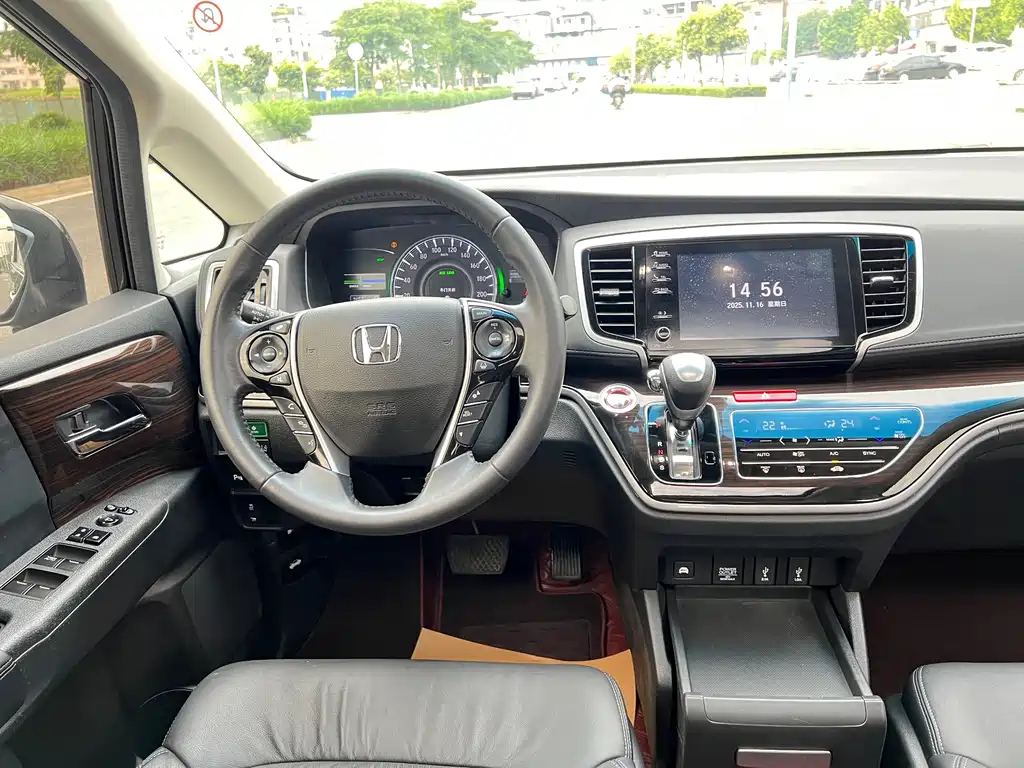 Honda Odyssey — фото 19