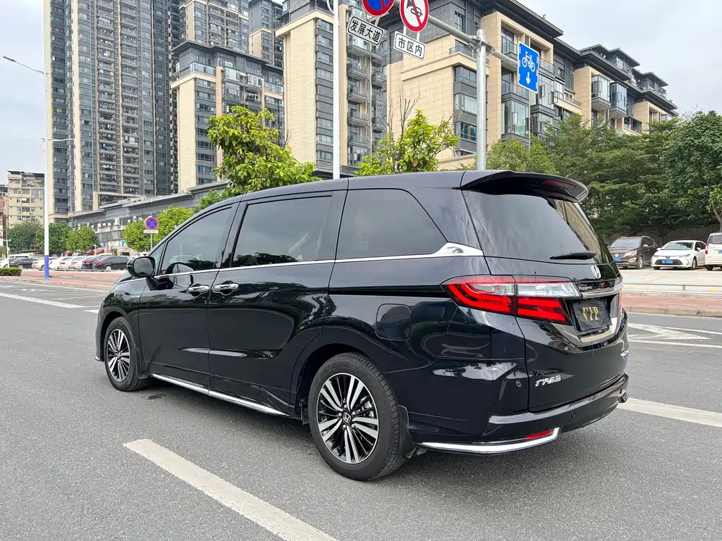 Honda Odyssey — фото 5