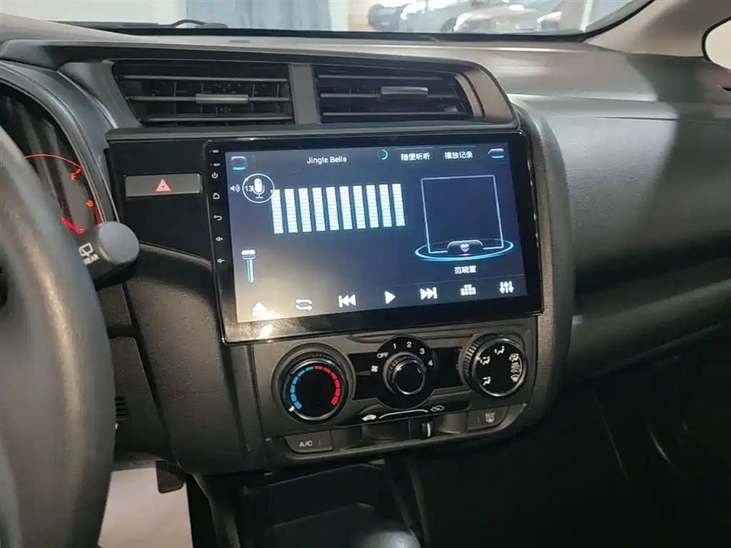Honda Fit — фото 13