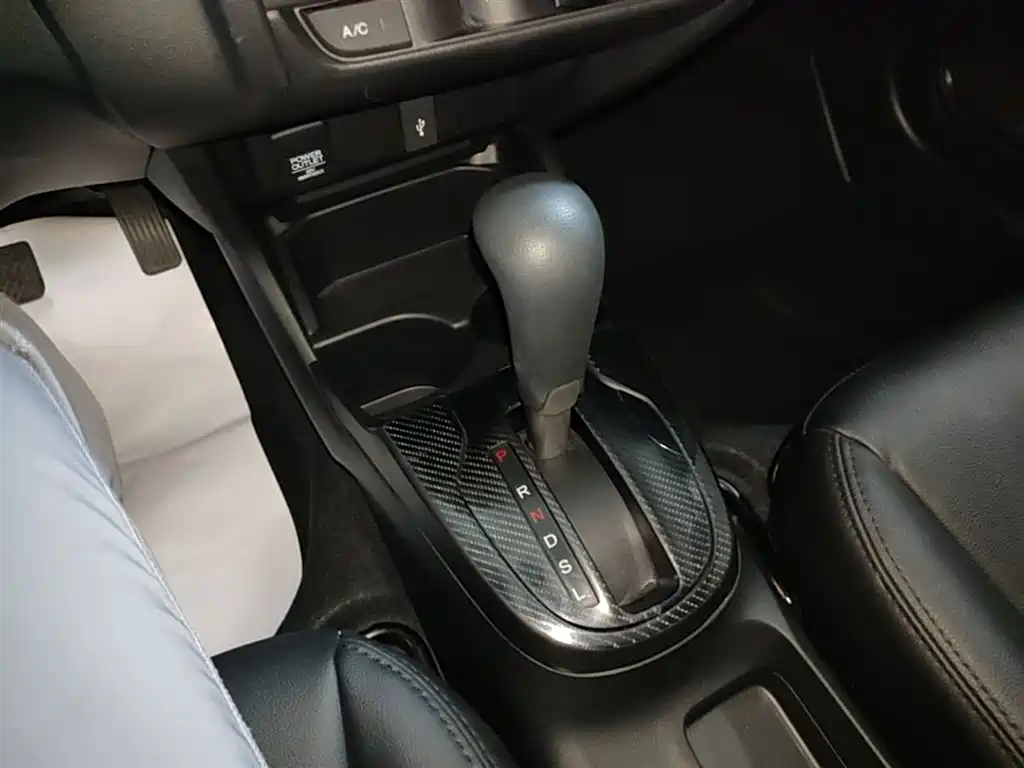 Honda Fit — фото 14