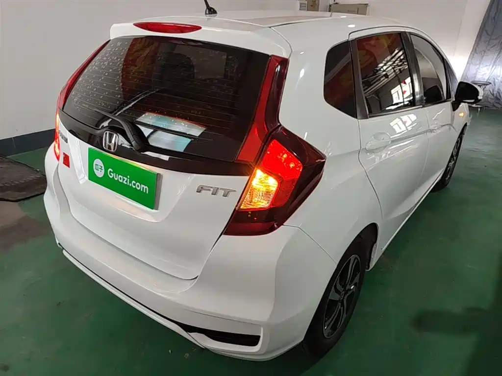 Honda Fit — фото 7