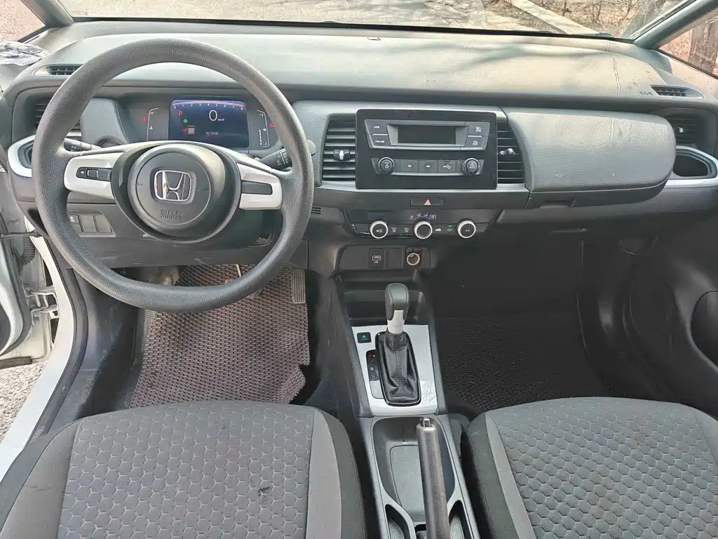 Honda Fit — фото 4