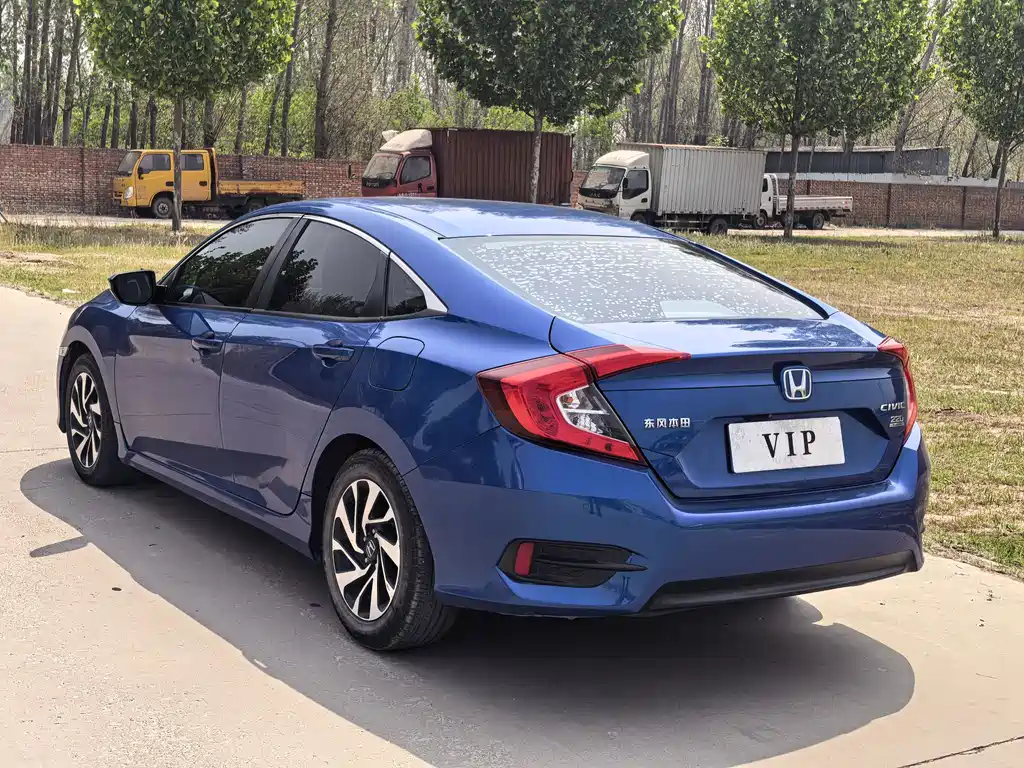Honda Civic — фото 5