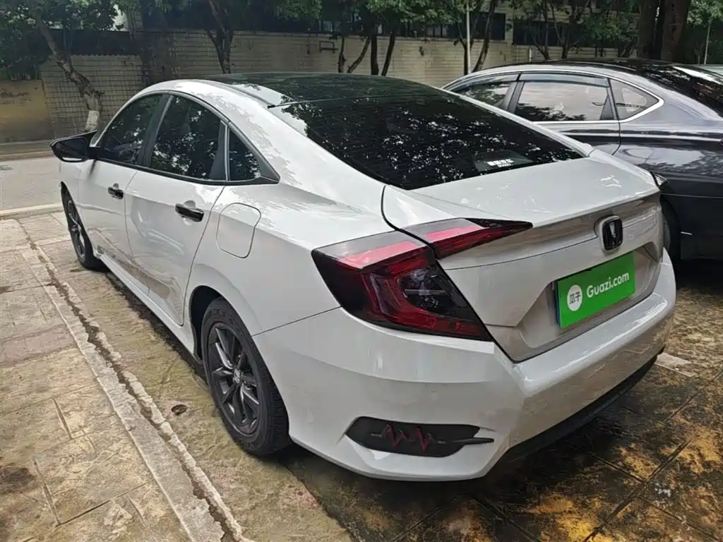 Honda Civic — фото 5