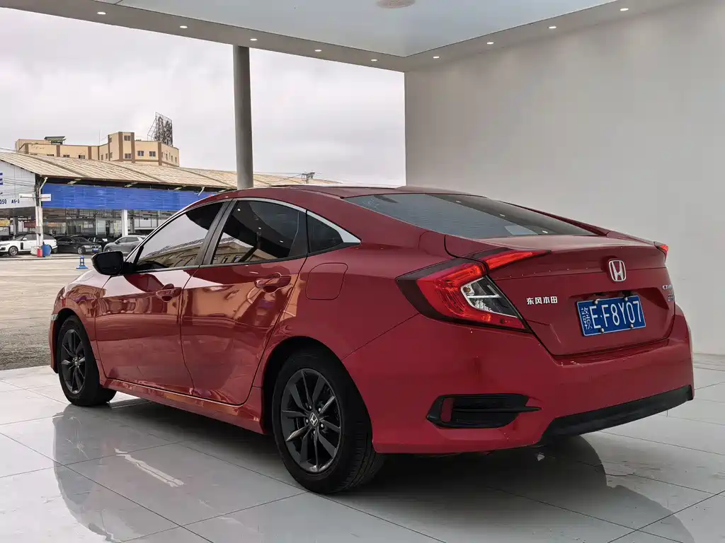 Honda Civic — фото 15