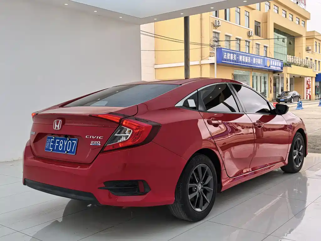 Honda Civic — фото 17