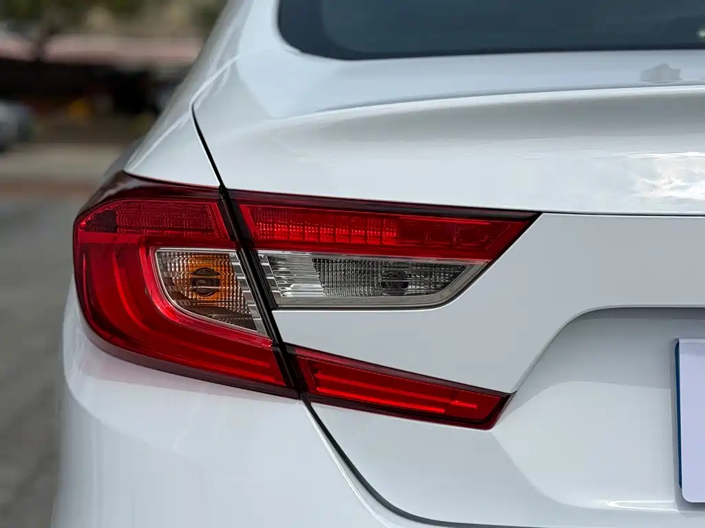 Honda Accord — фото 13