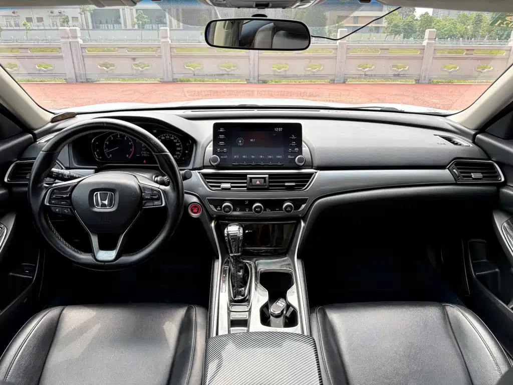Honda Accord — фото 4