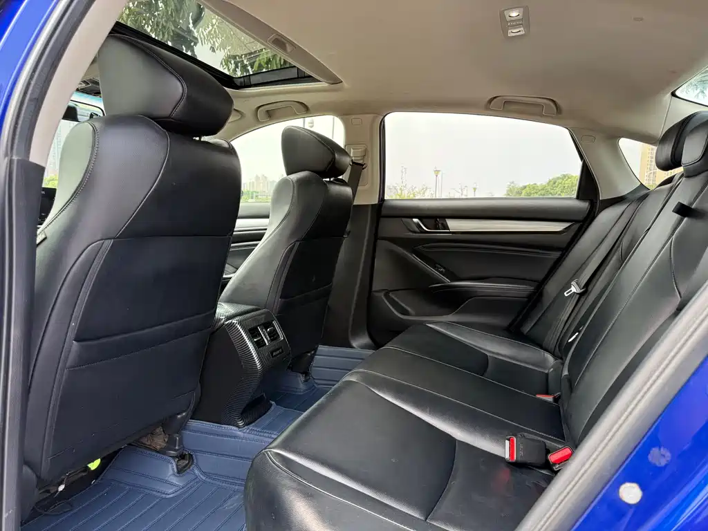 Honda Accord — фото 5