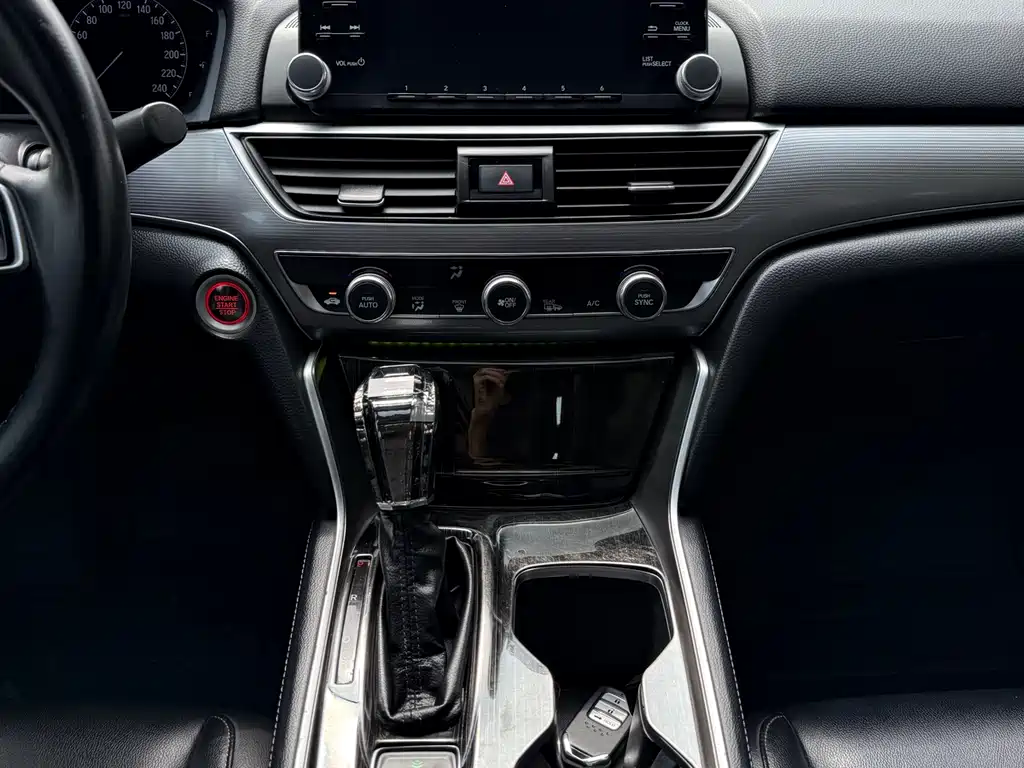 Honda Accord — фото 6