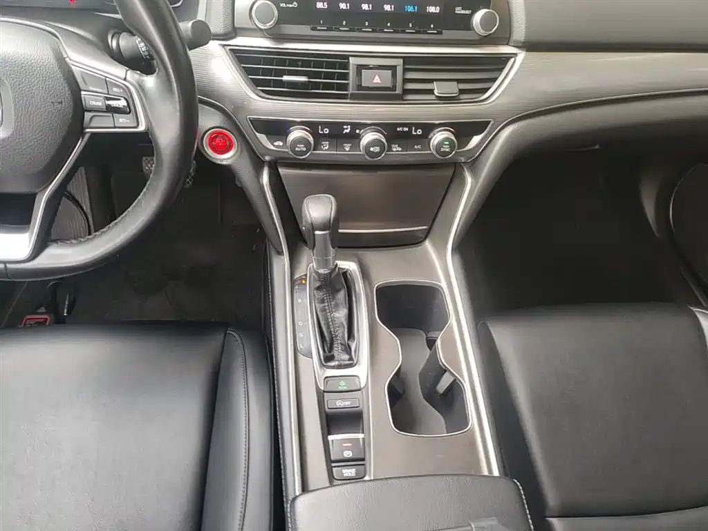 Honda Accord — фото 14