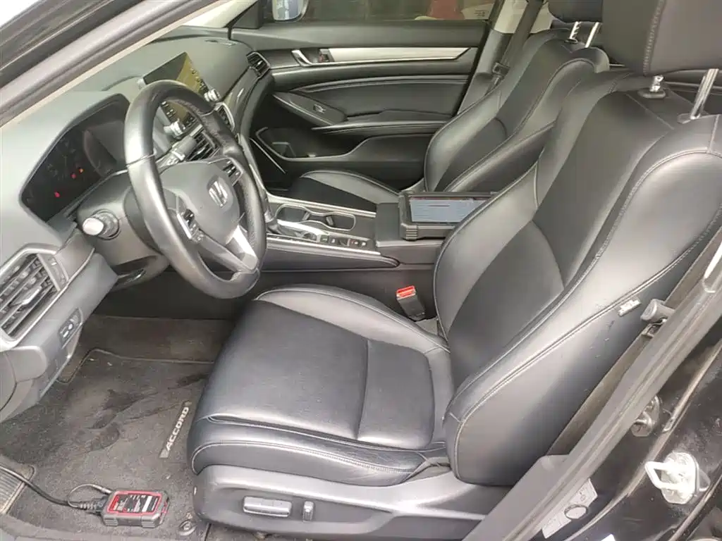 Honda Accord — фото 15