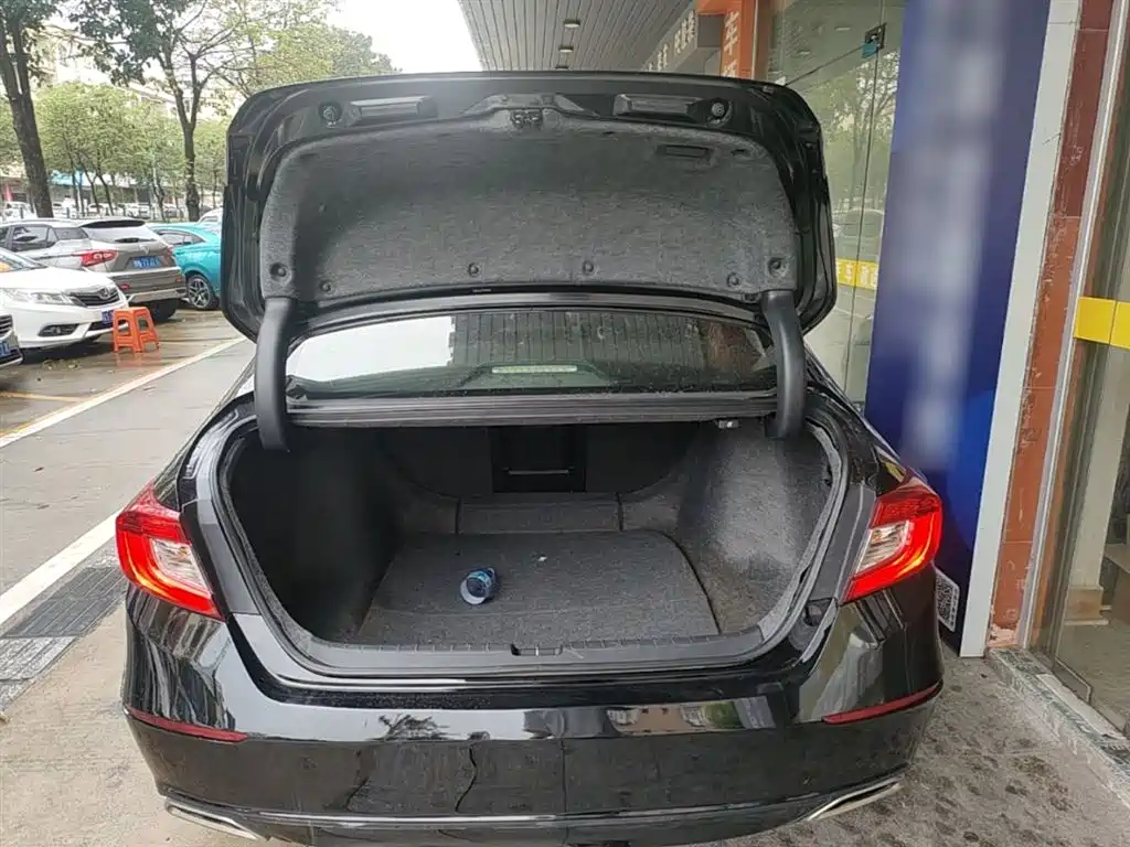 Honda Accord — фото 19