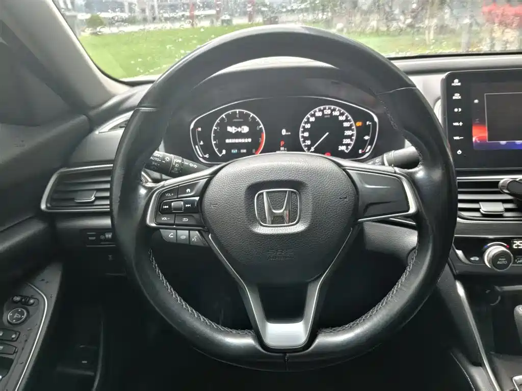 Honda Accord — фото 11