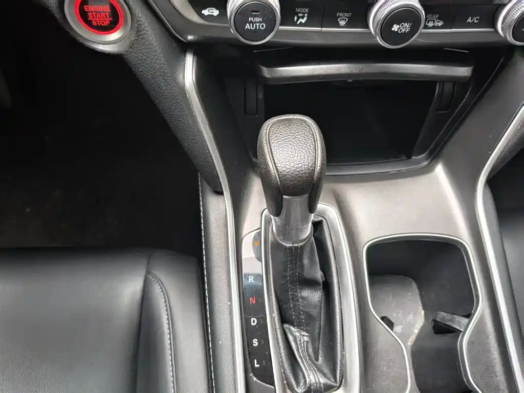 Honda Accord — фото 14
