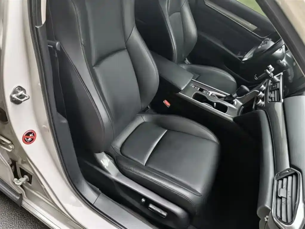 Honda Accord — фото 25