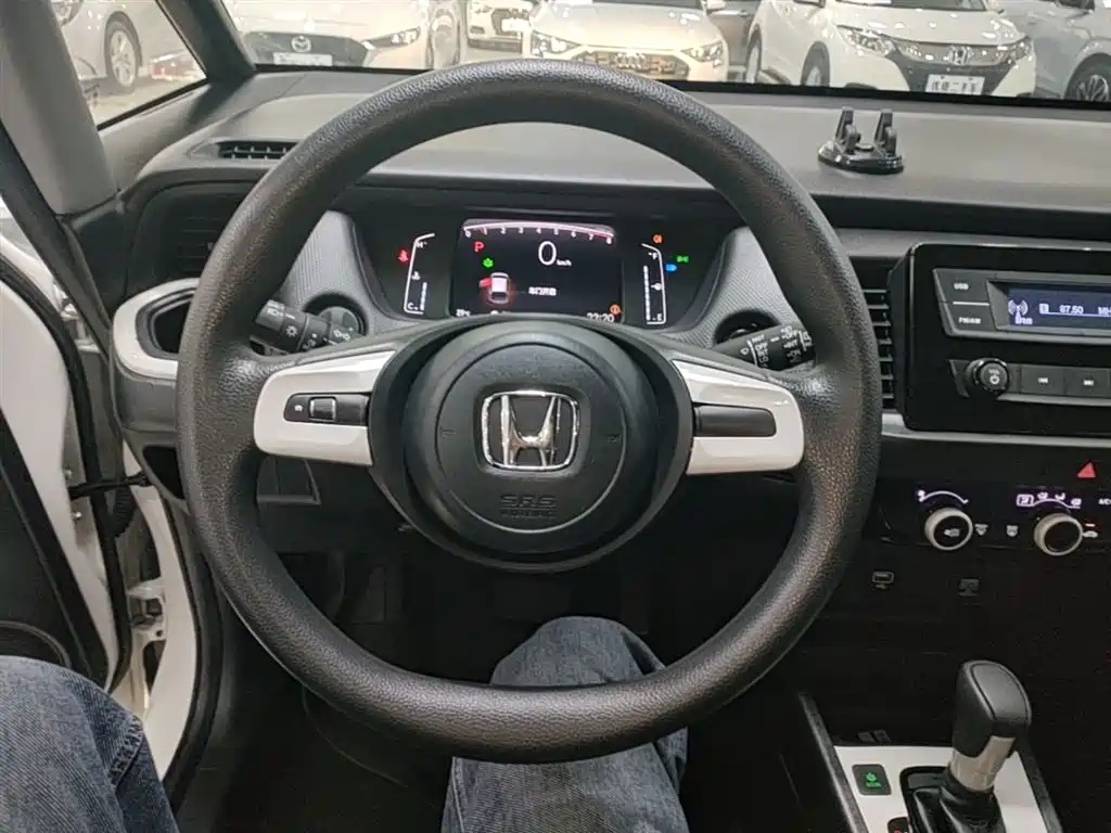 Honda Fit — фото 11