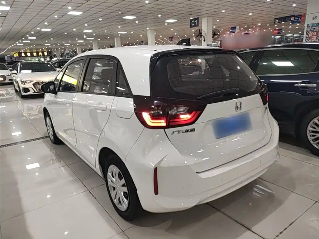 Honda Fit — фото 5