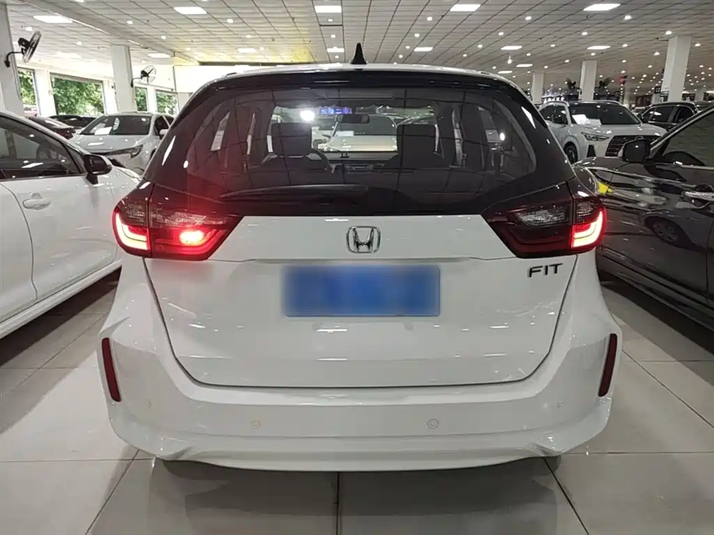 Honda Fit — фото 6