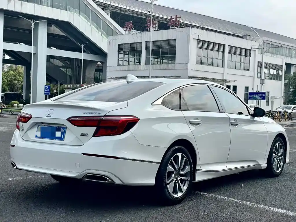 Honda Inspire — фото 6