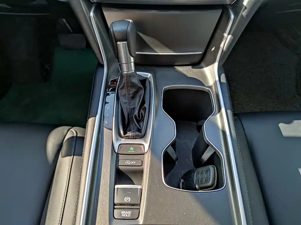 Honda Accord — фото 14