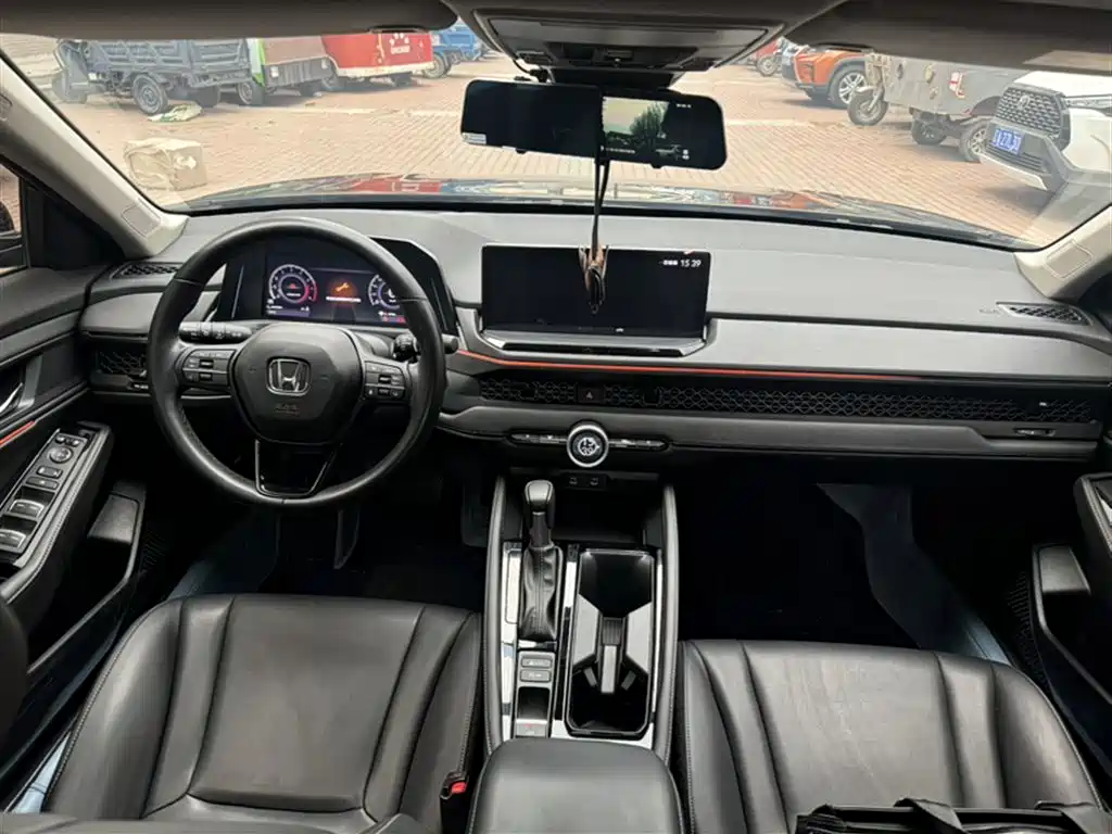 Honda Accord — фото 6