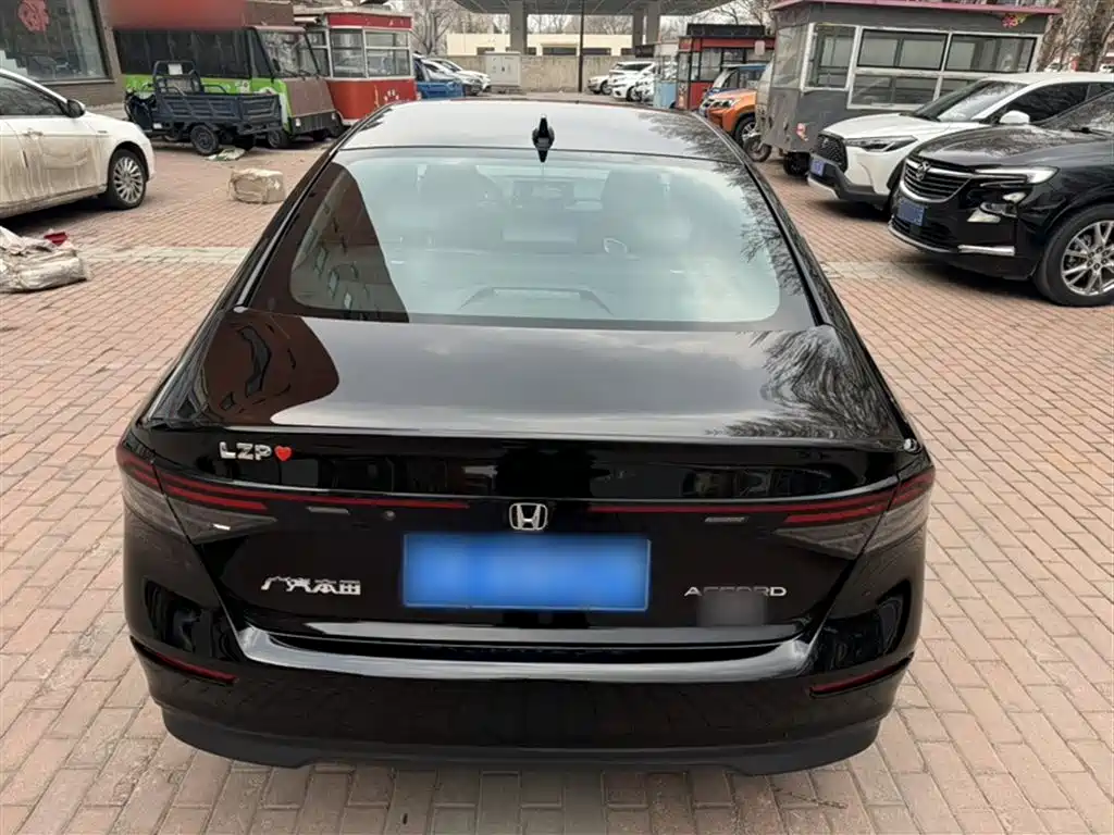 Honda Accord — фото 7