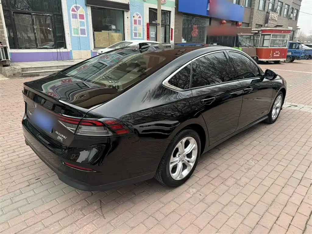 Honda Accord — фото 8