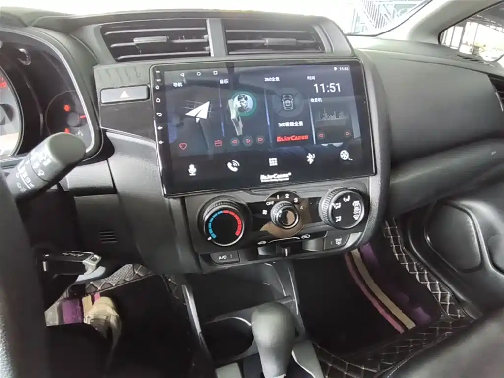 Honda Fit — фото 13