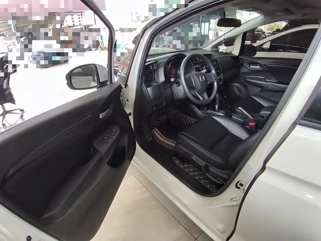 Honda Fit — фото 16