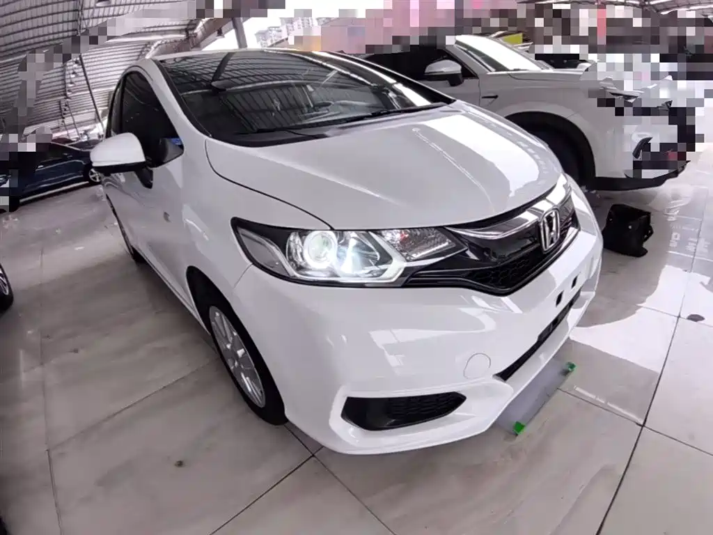 Honda Fit — фото 4