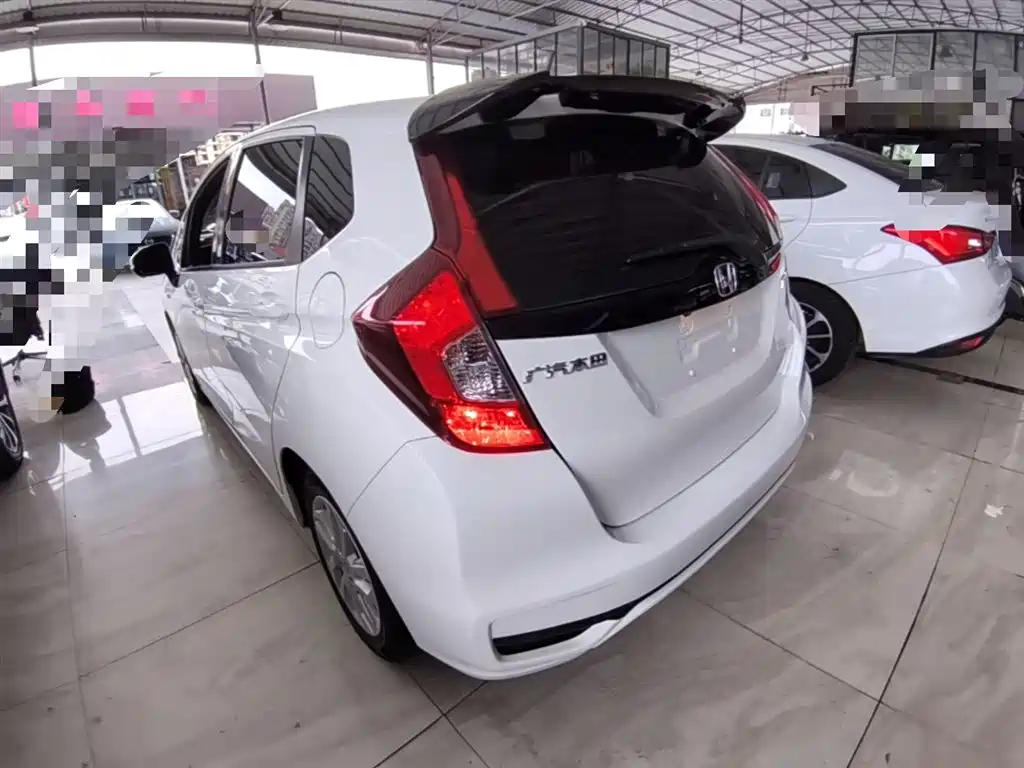 Honda Fit — фото 5