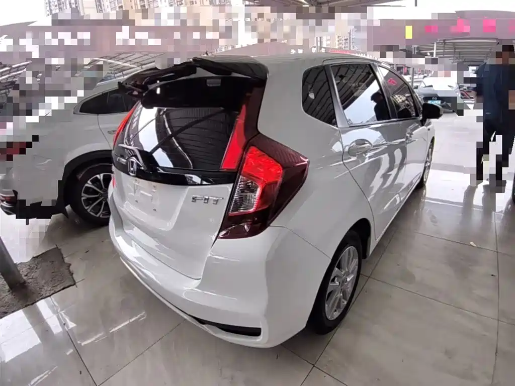 Honda Fit — фото 7
