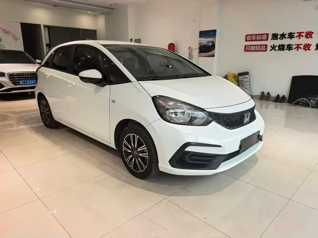 Honda Fit — фото 4