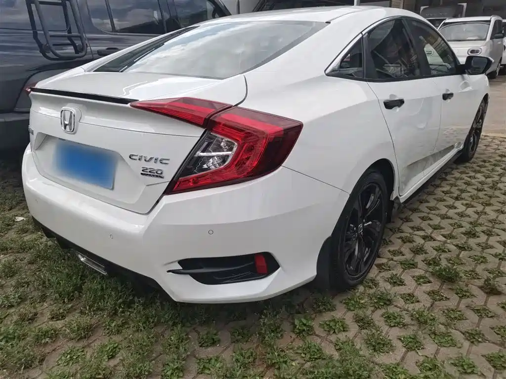 Honda Civic — фото 11