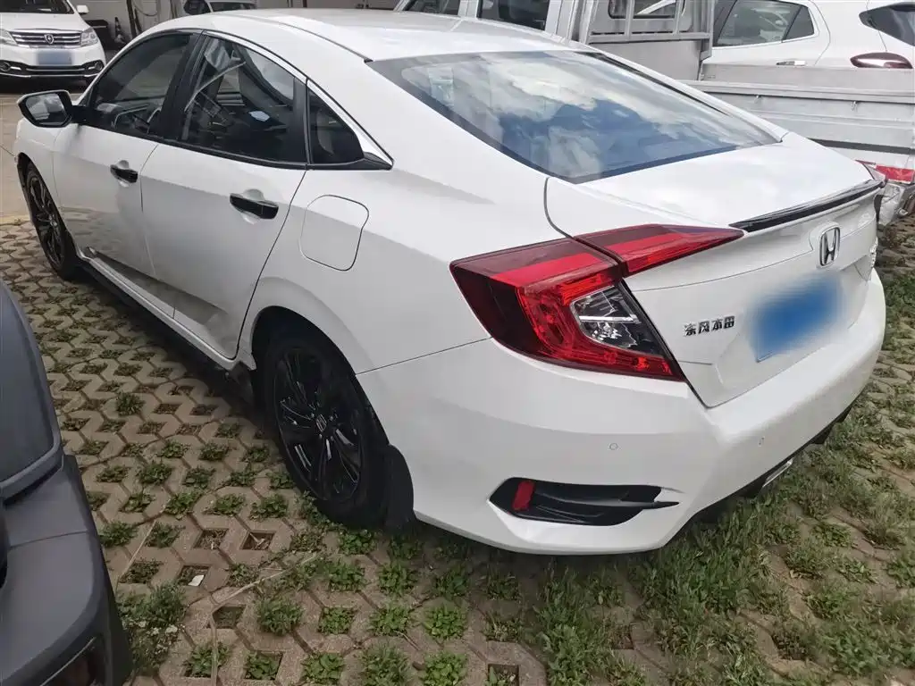 Honda Civic — фото 10