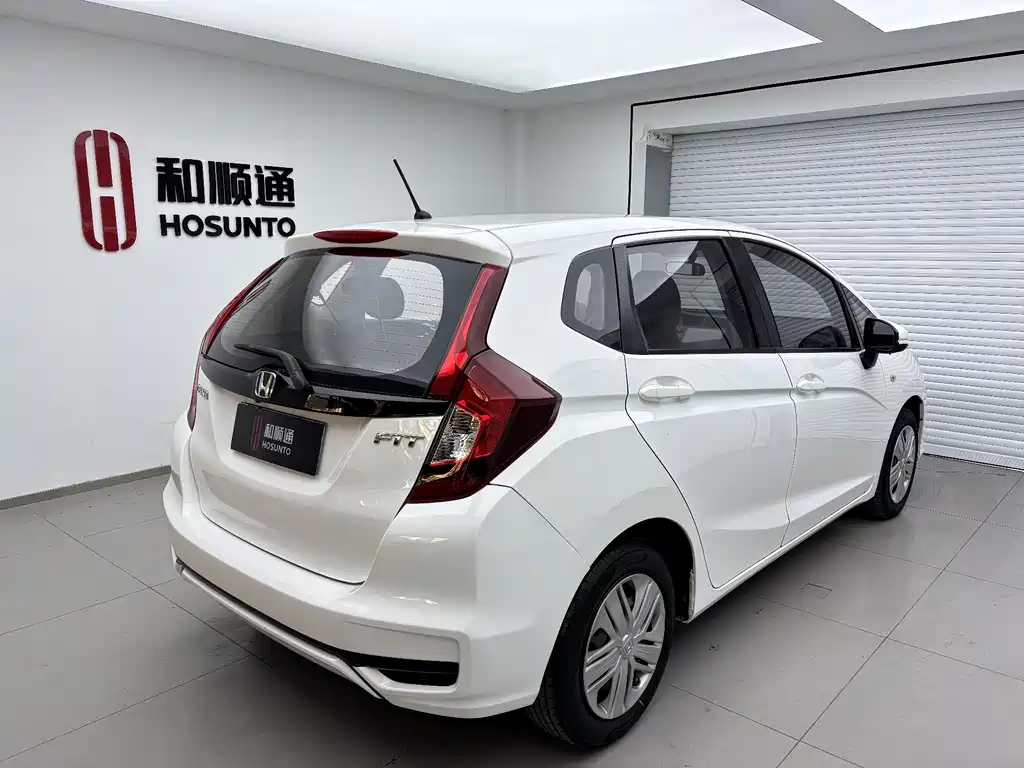Honda Fit — фото 7