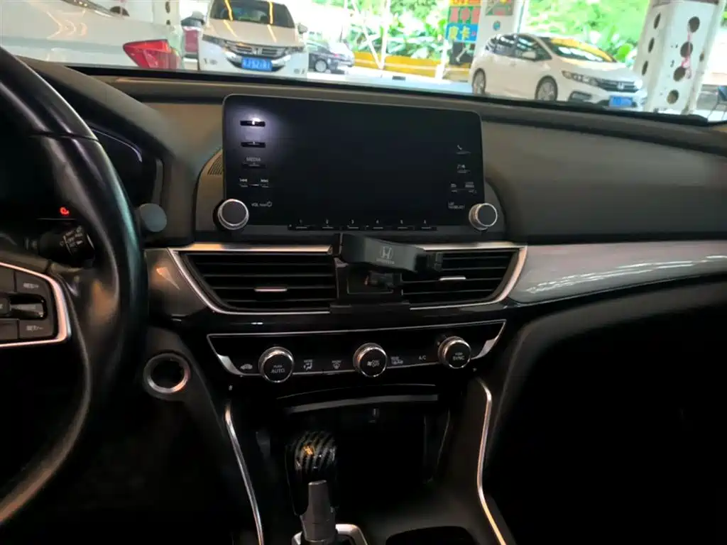 Honda Inspire — фото 13
