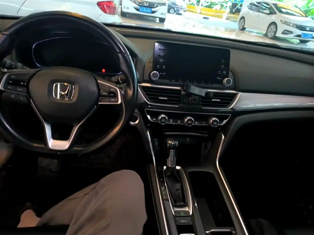Honda Inspire — фото 10