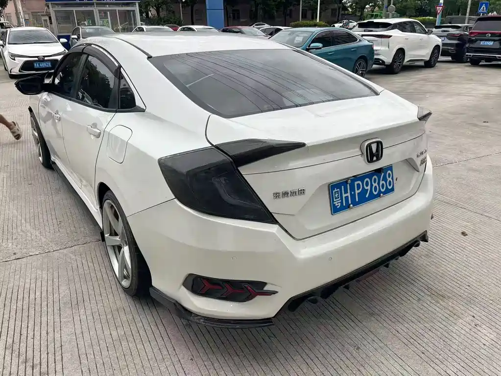 Honda Civic — фото 6